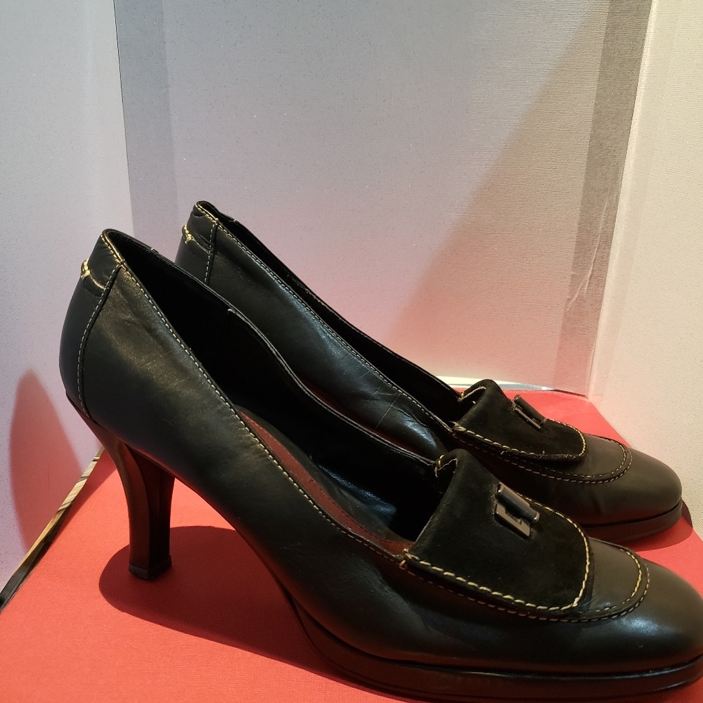 Shoes - Picture 2 of 4